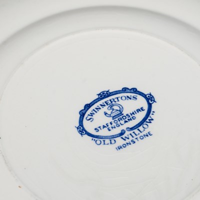 Lot 137 - A collection of Willow, Johnson Bros, England...