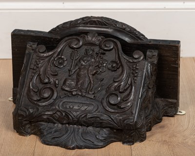 Lot 154 - C.17th oak bracket