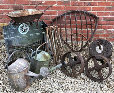 Lot 1120 - A collection of various garden metalware