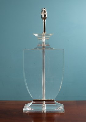 Lot 483 - A lucite table lamp