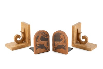 Lot 777 - Cotswold School Pair of oak bookends 16 x 16cm;...