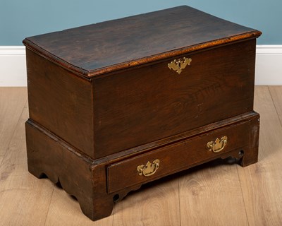 Lot 312 - An antique oak small sized mule chest