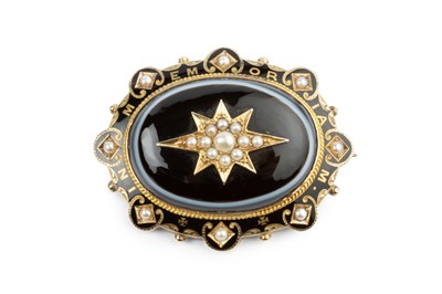 Lot 33 - A Victorian agate, half pearl and enamel...