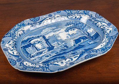 Lot 50 - A large octagonal serving platter, blue and...