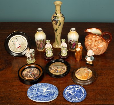 Lot 246 - A small group of ceramics to include a...