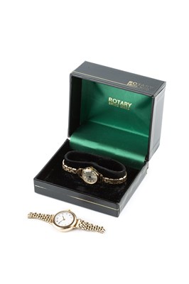 Lot 195 - A lady's 9ct gold bracelet watch, the circular...