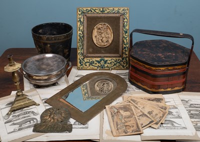 Lot 177 - A mixed group of items to include a Chinese...