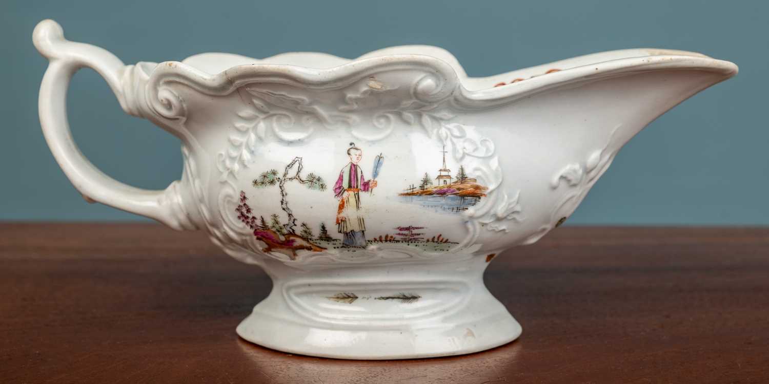 Lot 75 - An 18th Century Bristol or Worcester sauceboat