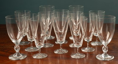 Lot 575 - A selection of Lalique glassware
