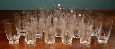 Lot 575 - A selection of Lalique glassware