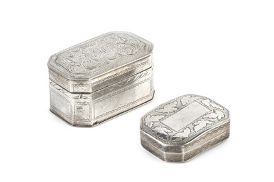 Lot 547 - A George III silver combination vinaigrette...