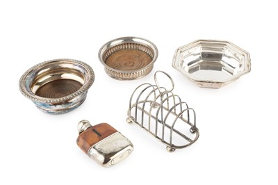 Lot 175 - A collection of silver plated items, to...