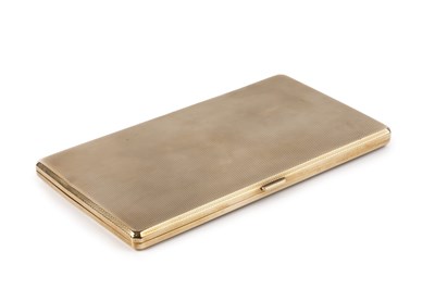 Lot 555 - A 9ct gold cigarette case, with engine turned...