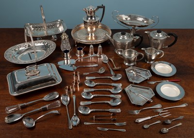Lot 96 - A collection of silver plated items