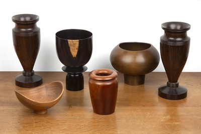 Lot 96 - Collection of treen and wood turned vessels...