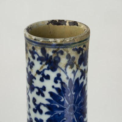 Lot 34 - Large blue and white porcelain bottle vase...