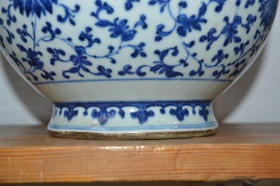 Lot 34 - Large blue and white porcelain bottle vase...