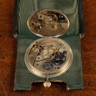 Lot 59 - Two traveling timepieces