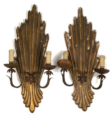 Lot 310 - A pair or 18th century style giltwood wall appliques