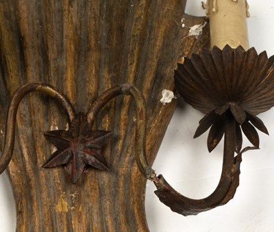 Lot 310 - A pair or 18th century style giltwood wall appliques