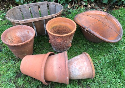 Lot 1166 - An assortment of terracotta plant pots of varying sizes