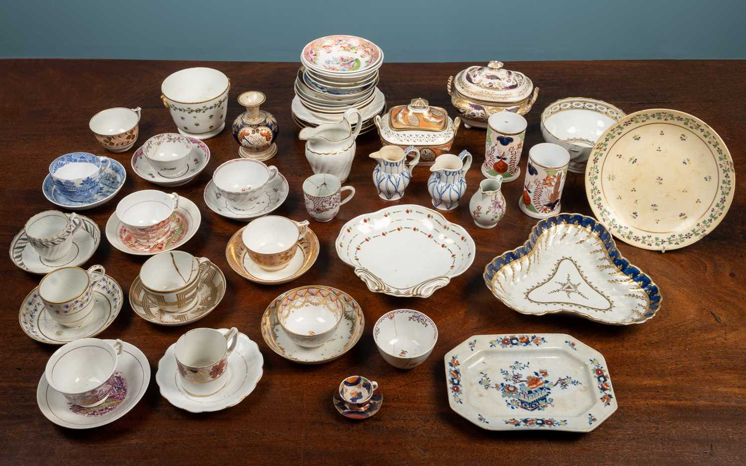 Lot 27 - A collection of 18th century and later porcelain