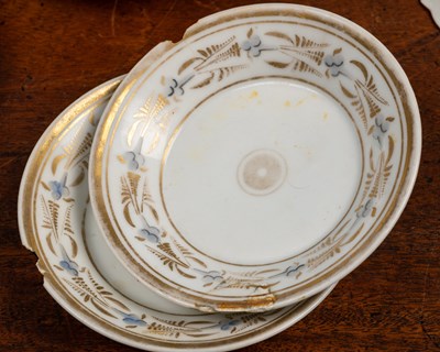 Lot 27 - A collection of 18th century and later porcelain