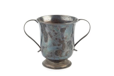 Lot 563 - A George III silver twin handled loving cup,...