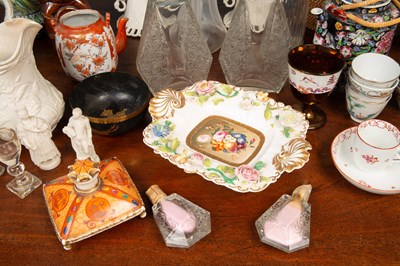 Lot 400 - A collection of ceramics and glassware
