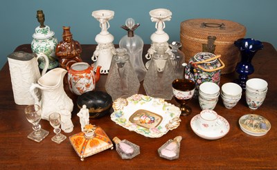 Lot 400 - A collection of ceramics and glassware