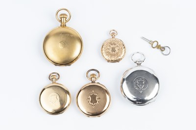 Lot 203 - An open face pocket watch, the circular white...