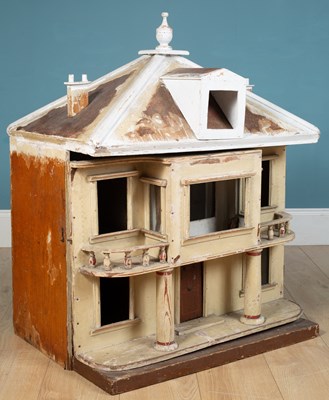 Lot 305 - An antique dolls house
