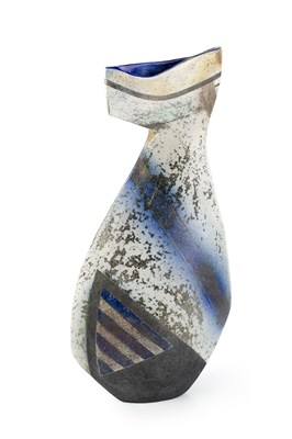 Lot 630 - David Howard-Jones (b.1953) Vase raku,...