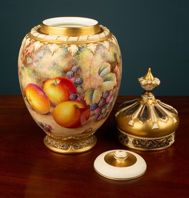 Lot 82 - A Royal Worcester pot pourri vase