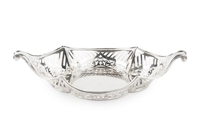 Lot 822 - An Edwardian silver basket, of boat shaped...