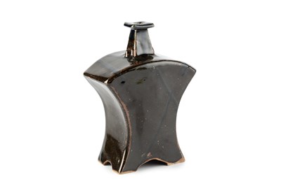 Lot 511 - Joanna Wason (b.1946) at Leach Pottery Bottle...