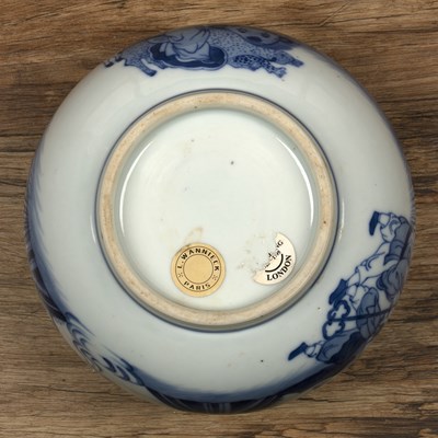 Lot 26 - Blue and white porcelain bowl Chinese, 18th...