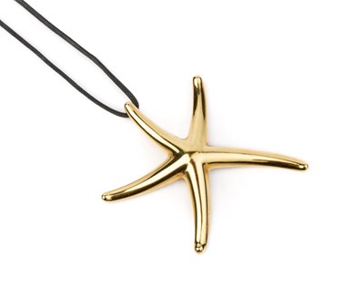 Lot 140 - A 'Starfish' pendant designed by Elsa Peretti...