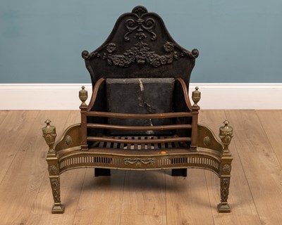 Lot 1129 - A Georgian style fire grate