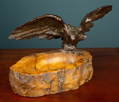 Lot 7 - A carved hardstone dish mounted with a bronze sculpture of an eagle