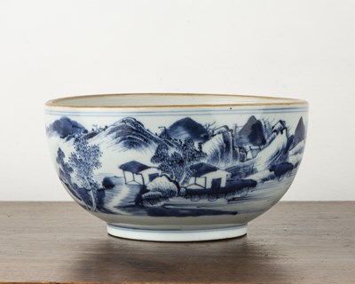 Lot 20 - Blue and white porcelain bowl Chinese,...