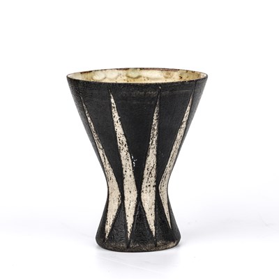 Lot 564 - Waistel Cooper (1921-2003) Vase, circa 1950...