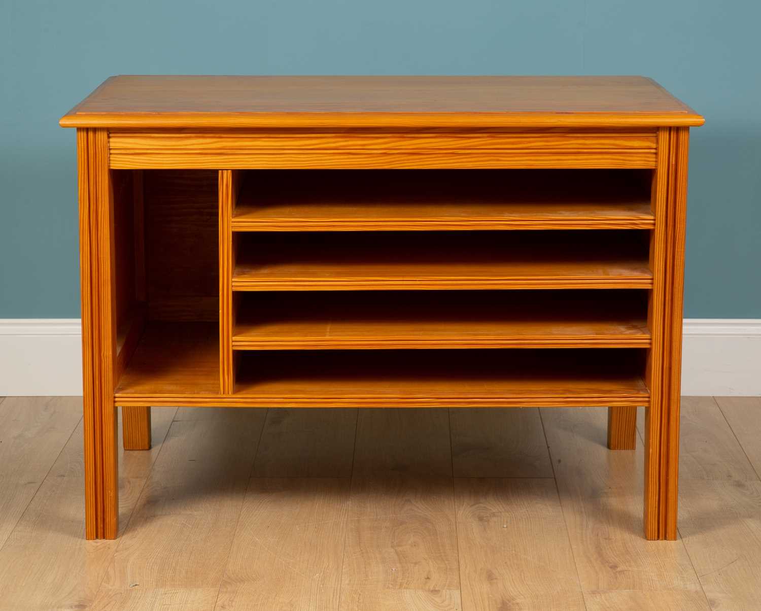 Lot 593 - A contemporary pitch pine library table