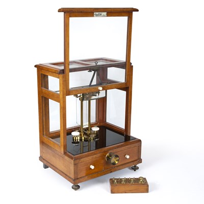 Lot 64 - A late 19th century Oertling chemical balance...