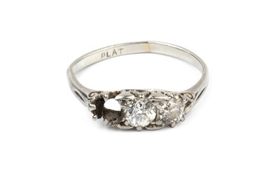 Lot 76 - A diamond dress ring, the graduated old...