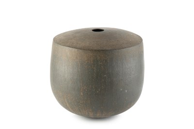 Lot 624 - John Ward (1938-2023) Large Vessel stoneware,...