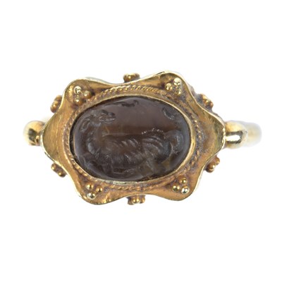 Lot 264 - A Sasanian style rock crystal intaglio carved...