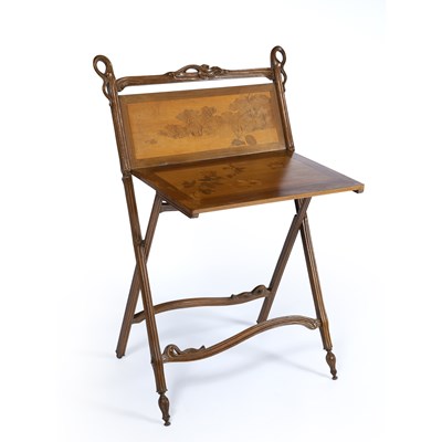 Lot 739 - Attributed to Émile Gallé (1846-1904)...