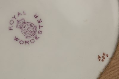 Lot 336 - Richard Sebright for Royal Worcester Set of...