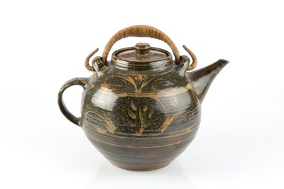 Lot 521 - Michael Cardew (1901-1983) at Winchcombe...